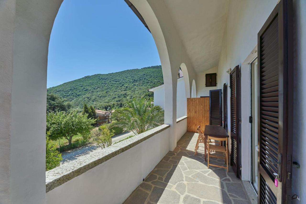 Marciana Hills Apartments エクステリア 写真