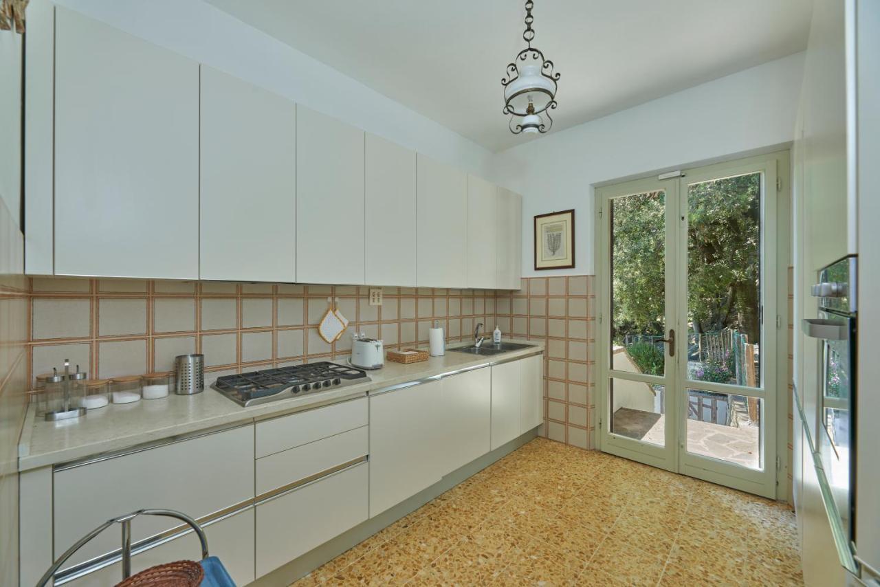 Marciana Hills Apartments エクステリア 写真