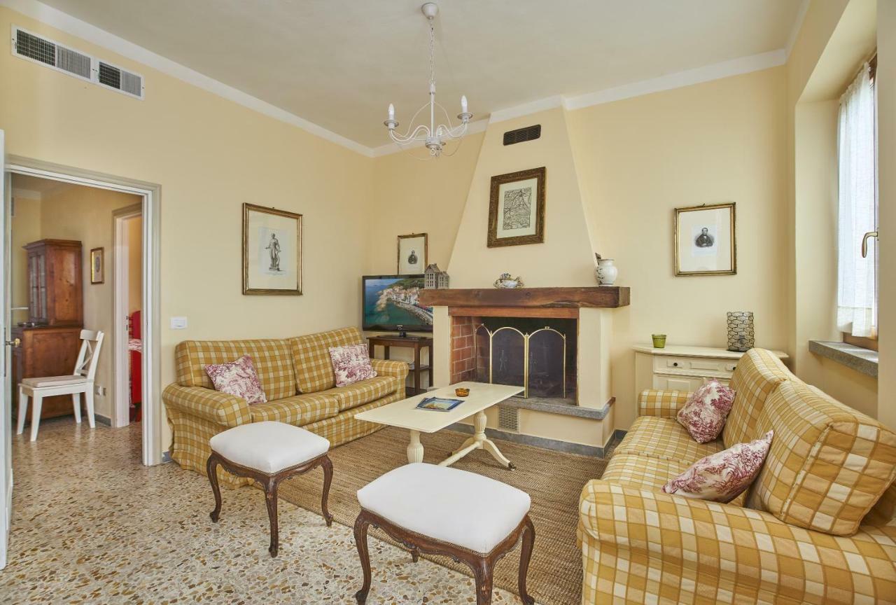Marciana Hills Apartments エクステリア 写真