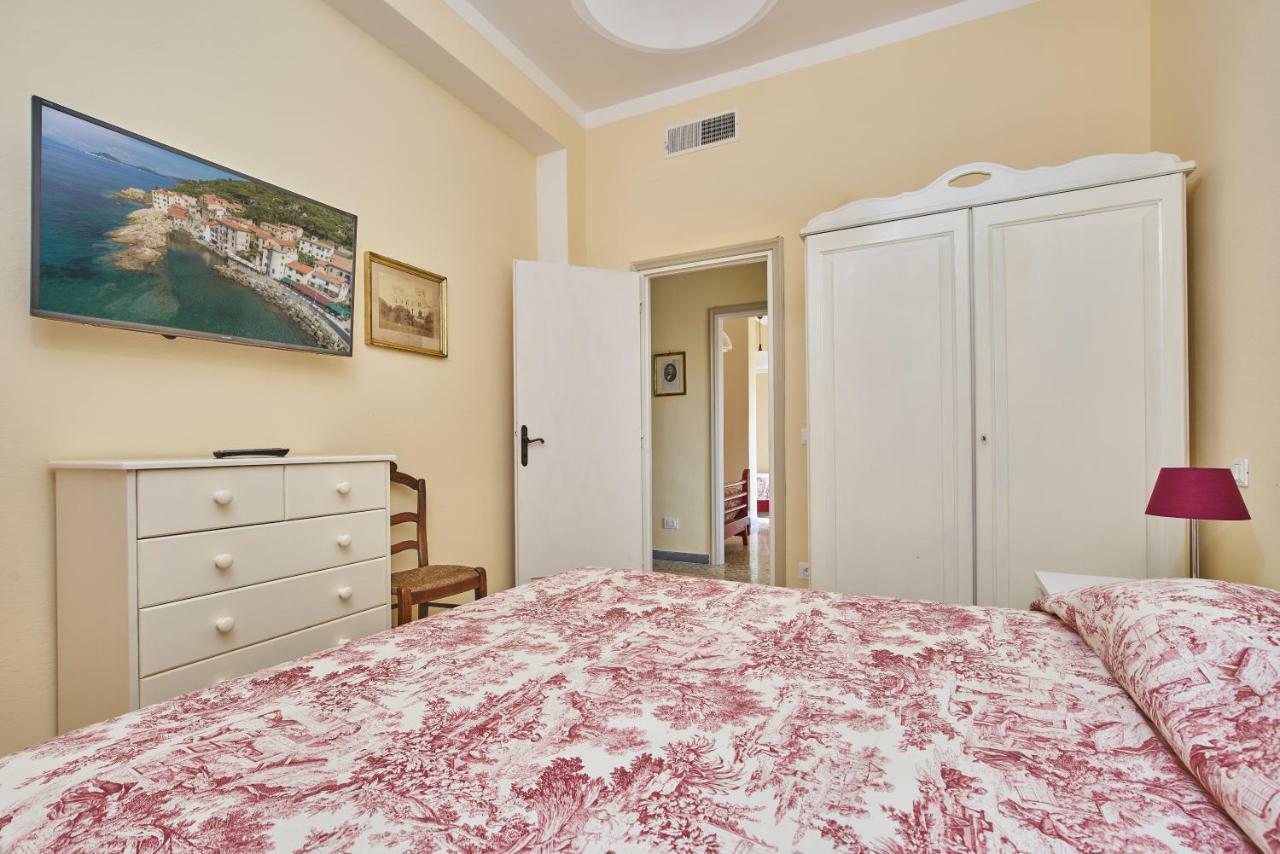 Marciana Hills Apartments エクステリア 写真
